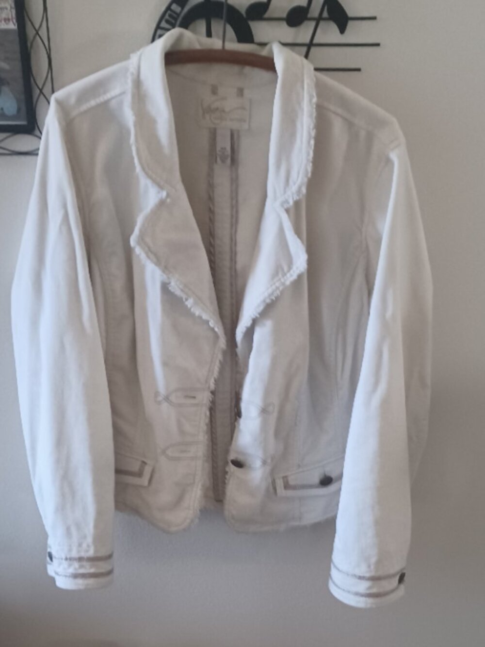 Plus Venezia Supreme Creme Soft Distressed Stretch Jacket Pockets Buttons 14/16